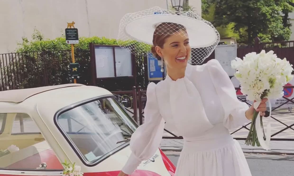 novia con sombrero